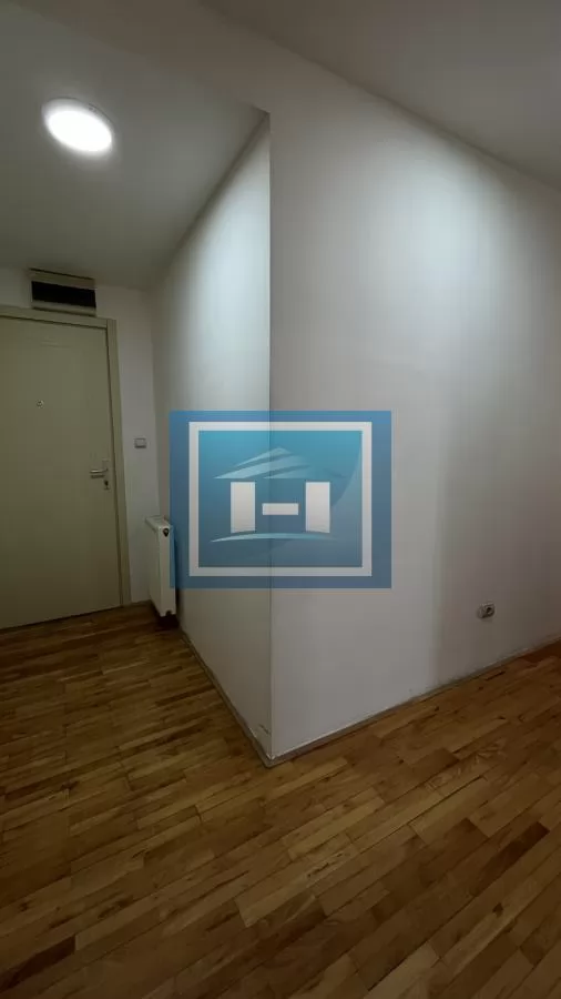 55m2 na super lokaciji u Jagodini 6