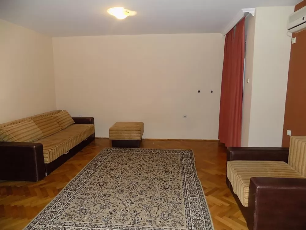 Dvosoban renoviran stan za prodaju 13