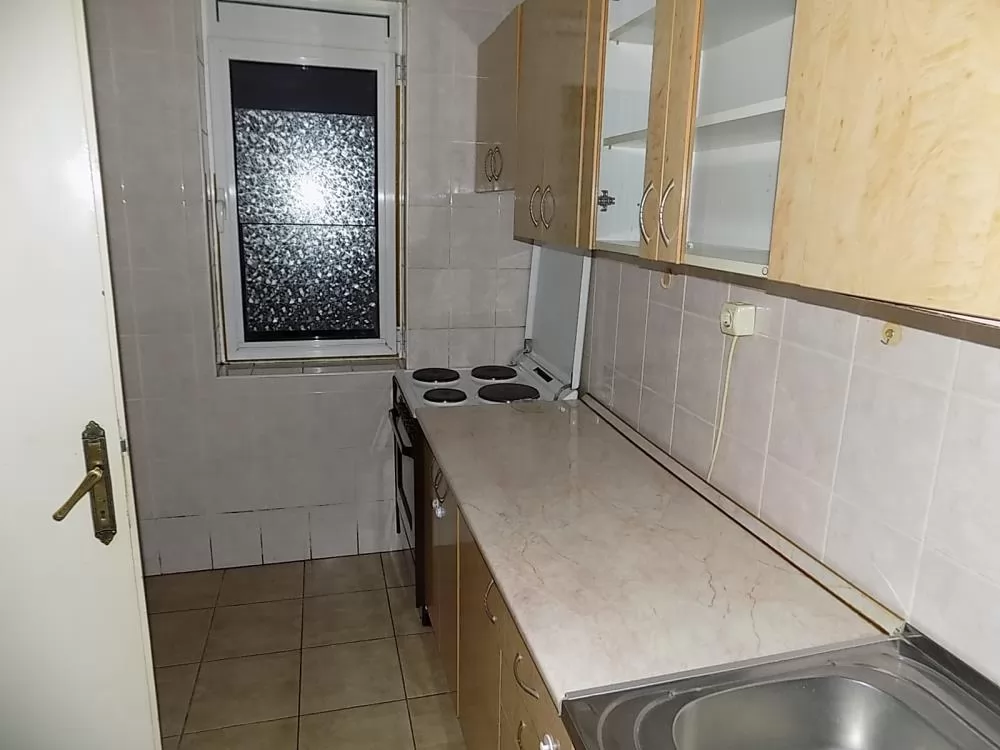 Dvosoban renoviran stan za prodaju 16