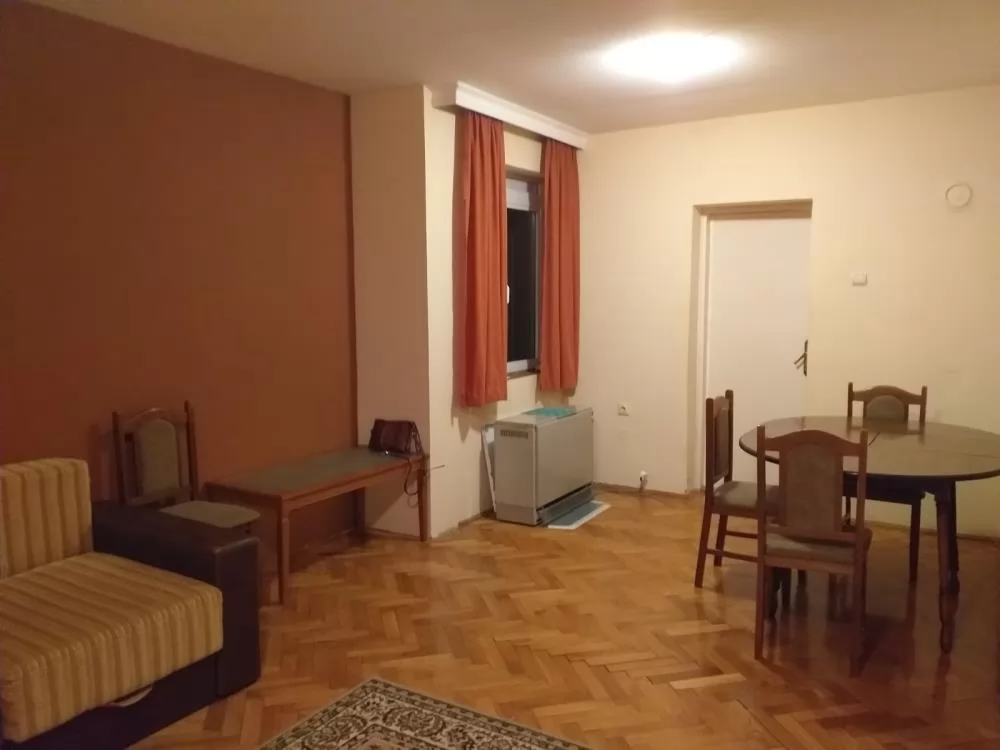Dvosoban renoviran stan za prodaju 2