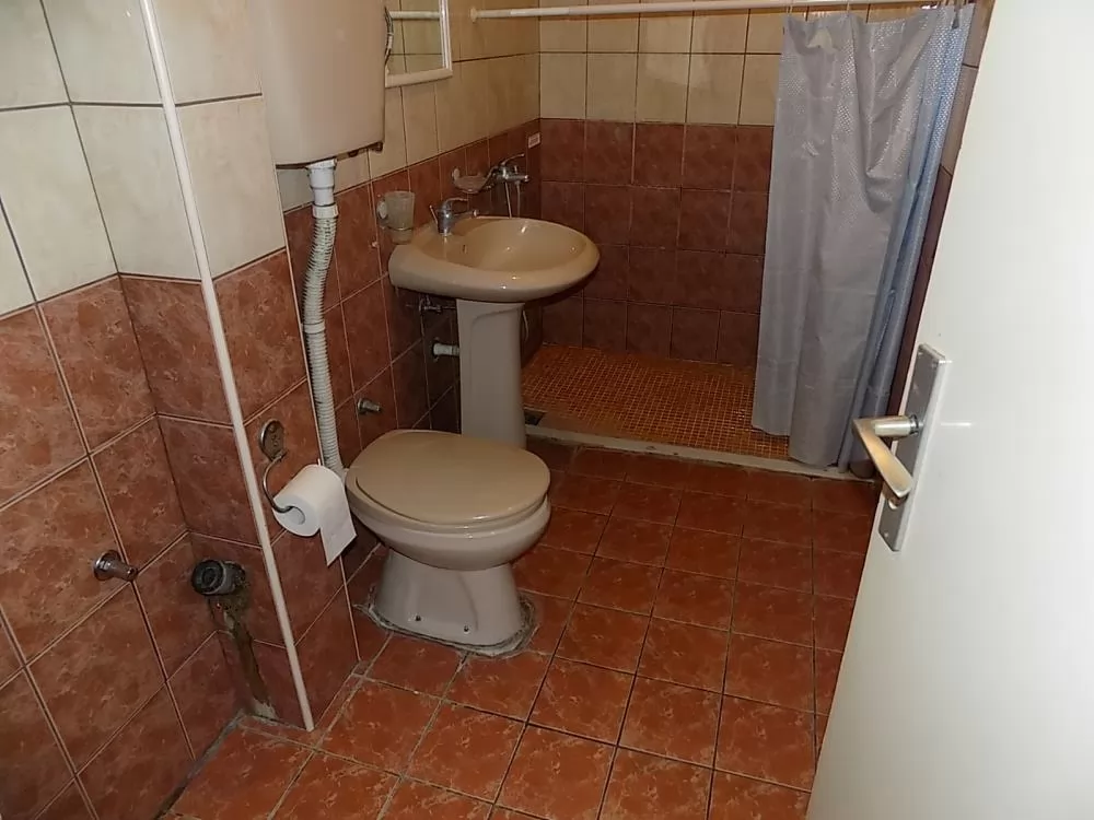 Dvosoban renoviran stan za prodaju 7