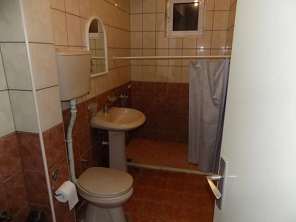 Dvosoban renoviran stan za prodaju 8