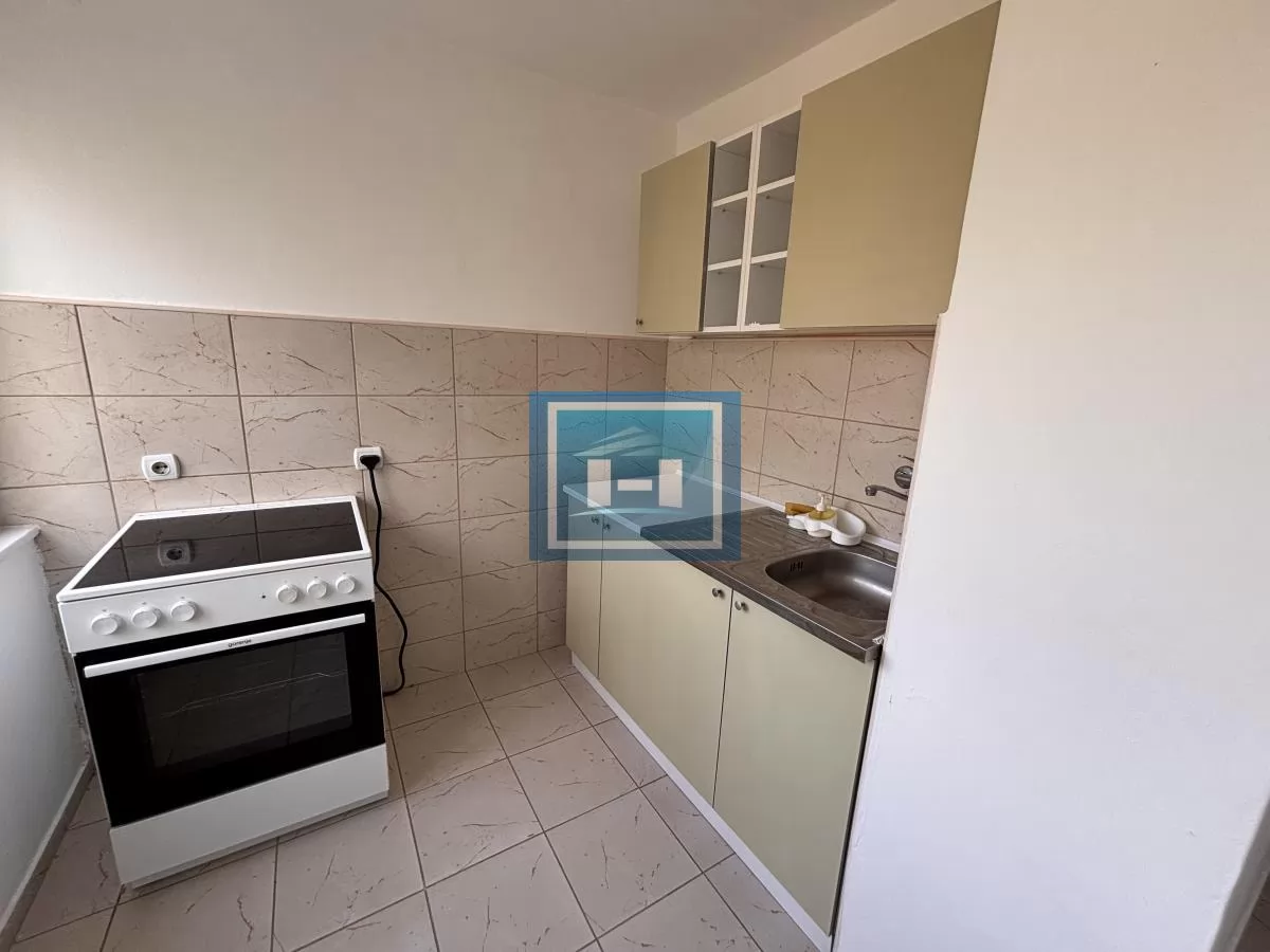 Dvosoban stan 2. sprat, Kajsijar, postoji mogućnost kupovine na kredit 2