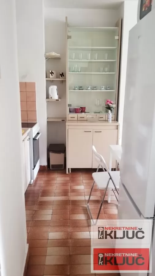 Dvosoban stan 50 m², Sajmište, 5