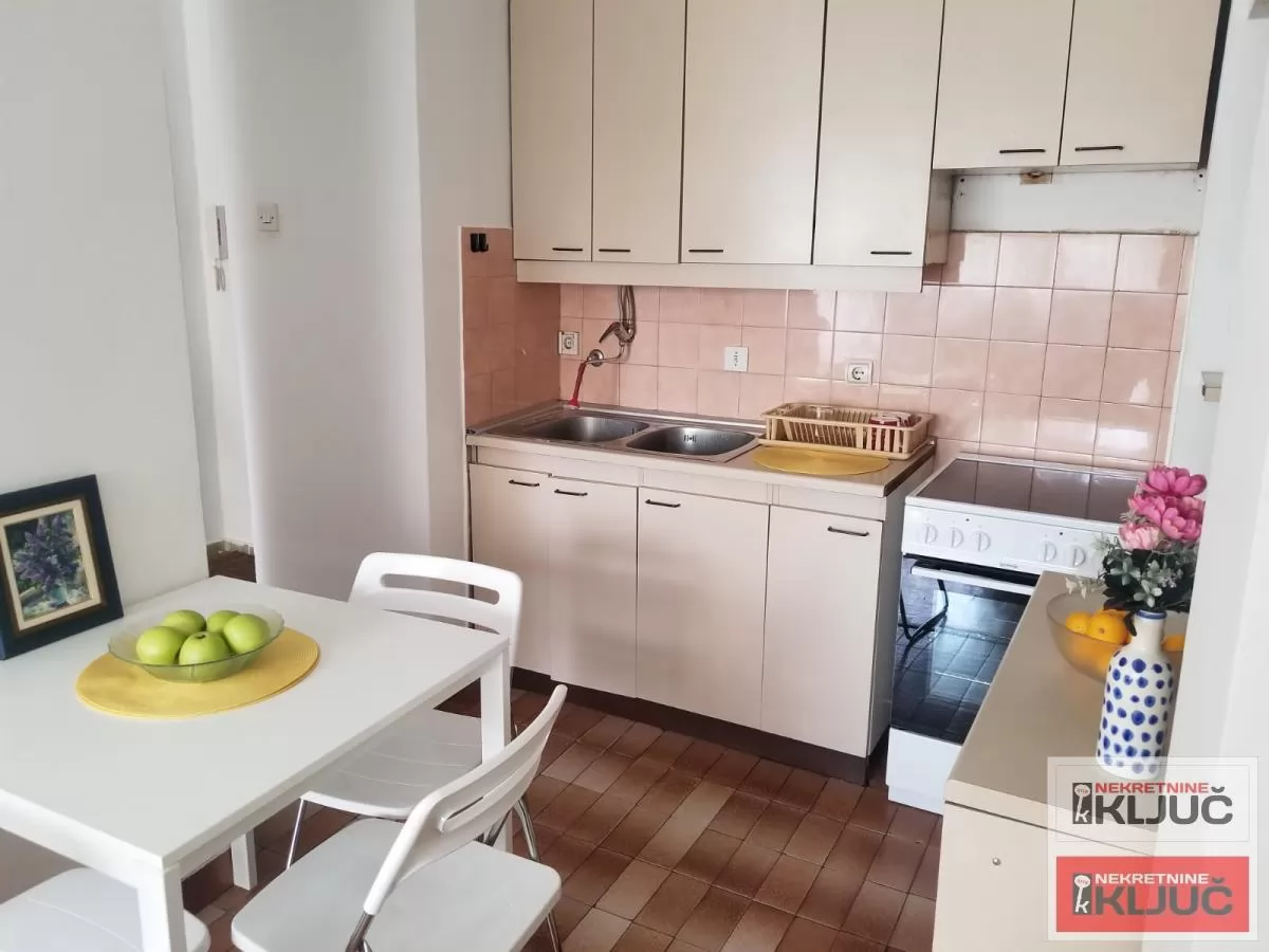 Dvosoban stan 50 m², Sajmište, 6
