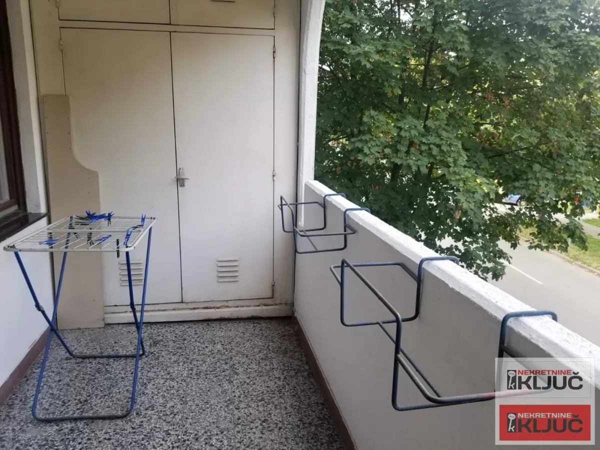 Dvosoban stan 50 m², Sajmište, 9