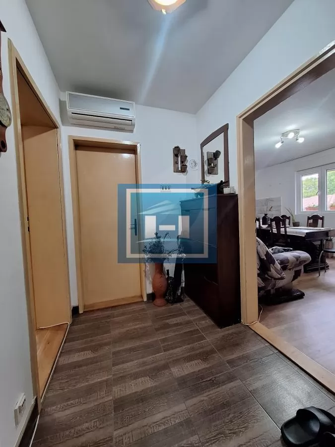 DVOSOBAN STAN OD 50m2 U VISOKOM PRIZEMLJU 6