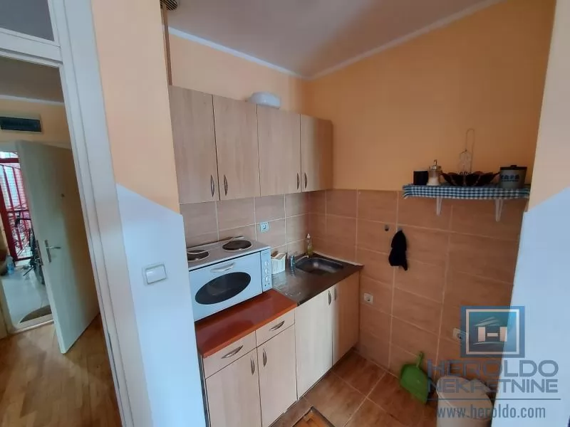 Garsonjera od 26m2 za izdavanje u blizini centra 4