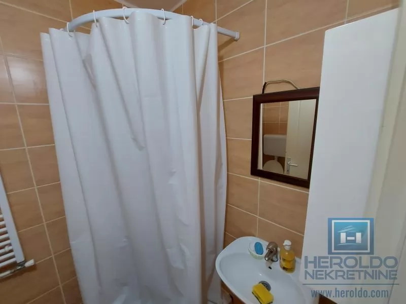 Garsonjera od 26m2 za izdavanje u blizini centra 5
