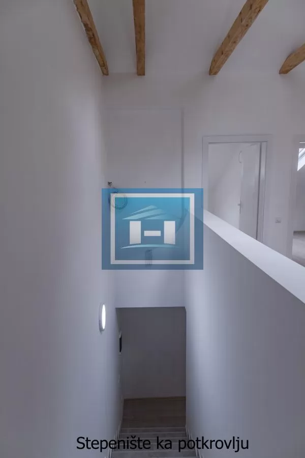 Gornji Dorćol, 221 m²: Poslovno-stambena vertikala sa TERETNIM LIFTOM i 2 PARKINGA 11