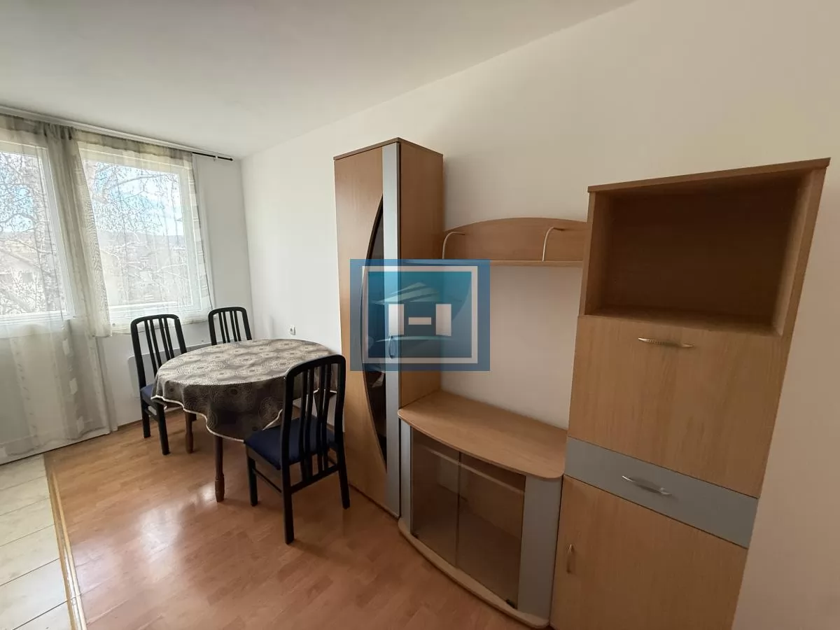 IDEALNO ZA STUDENTE – dvosoban stan 52 m² blizu fakulteta, namešten 14
