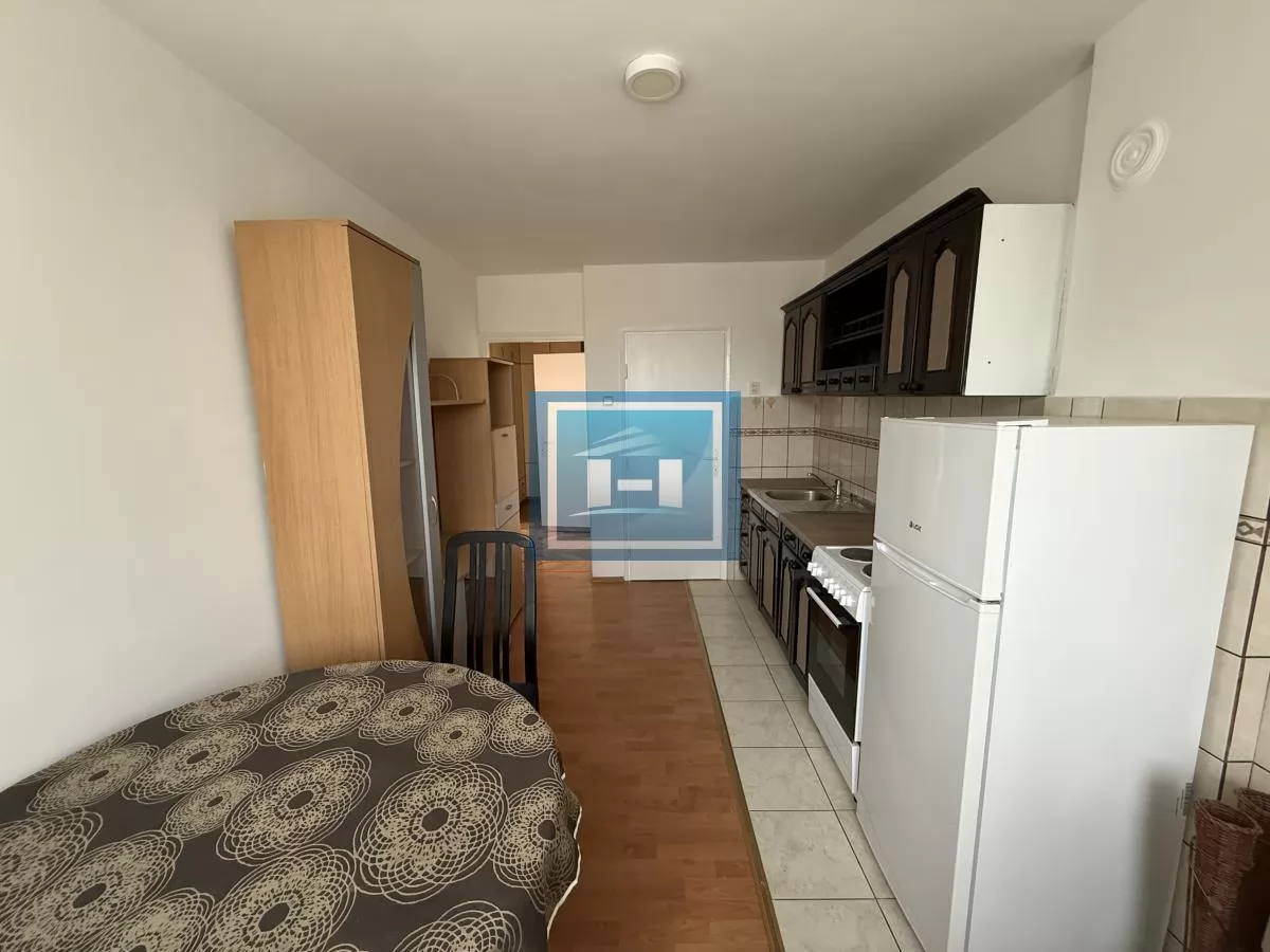 IDEALNO ZA STUDENTE – dvosoban stan 52 m² blizu fakulteta, namešten 16