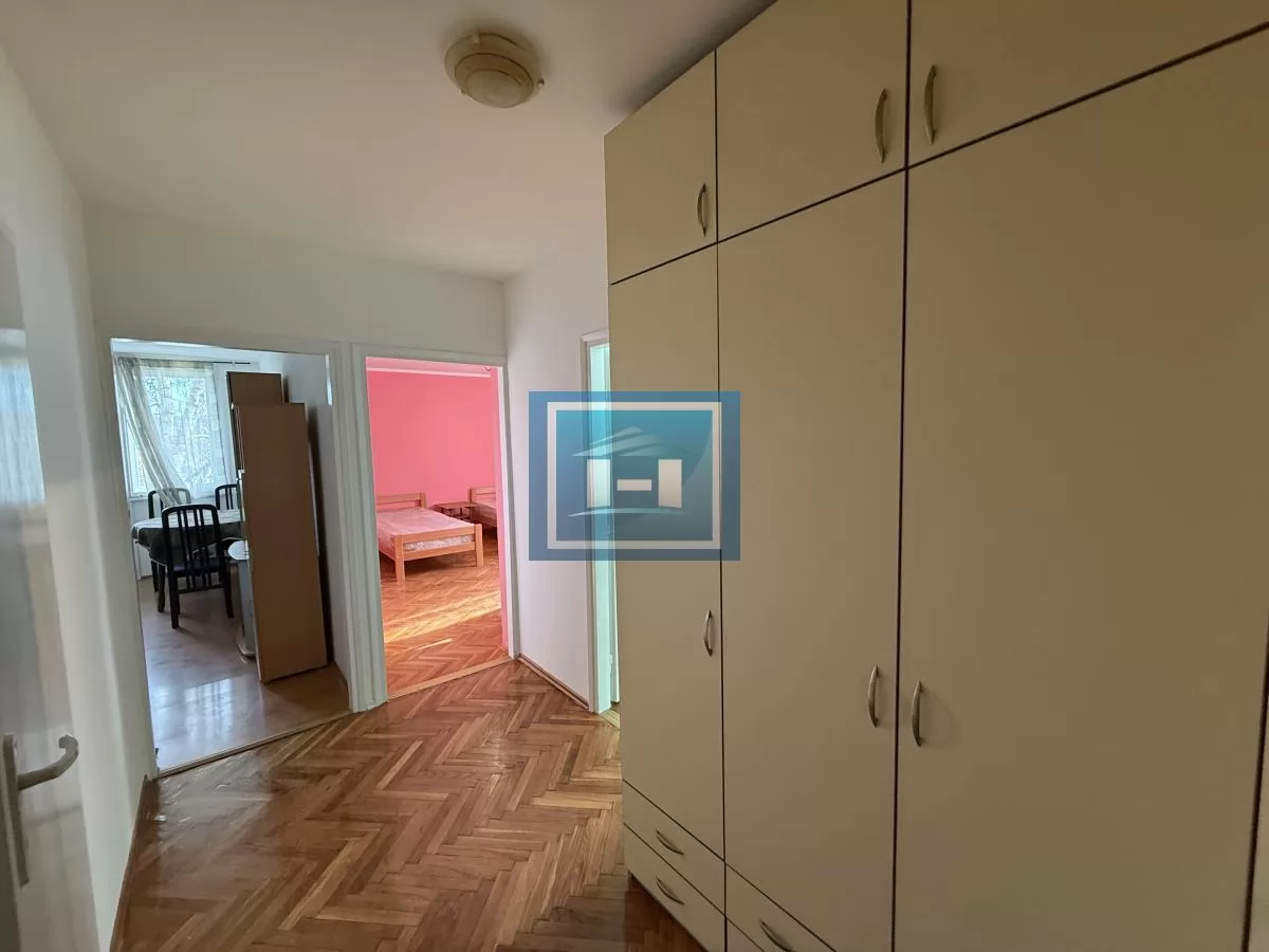 IDEALNO ZA STUDENTE – dvosoban stan 52 m² blizu fakulteta, namešten 6