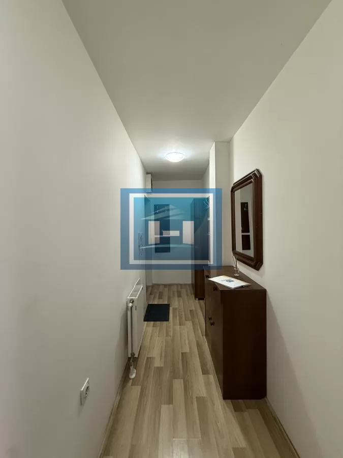 Izdaje se namešten jednosoban stan od 42 m² u blizini centra i Akva parka u Jagodini 9