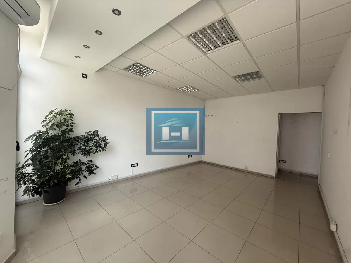 Izdaje se poslovni/kancelarijski prostor u centru Jagodine 4