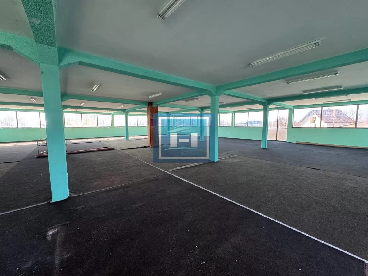 Izdaje se poslovni prostor 1300m² u Supskoj – tri etaže, šleperski prilaz, parking za 30 vozila 18