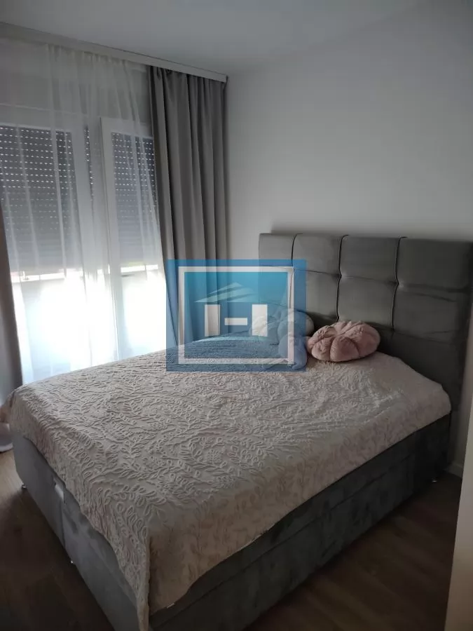 Izdajemo dvosoban namesten stan u novogradnji 7