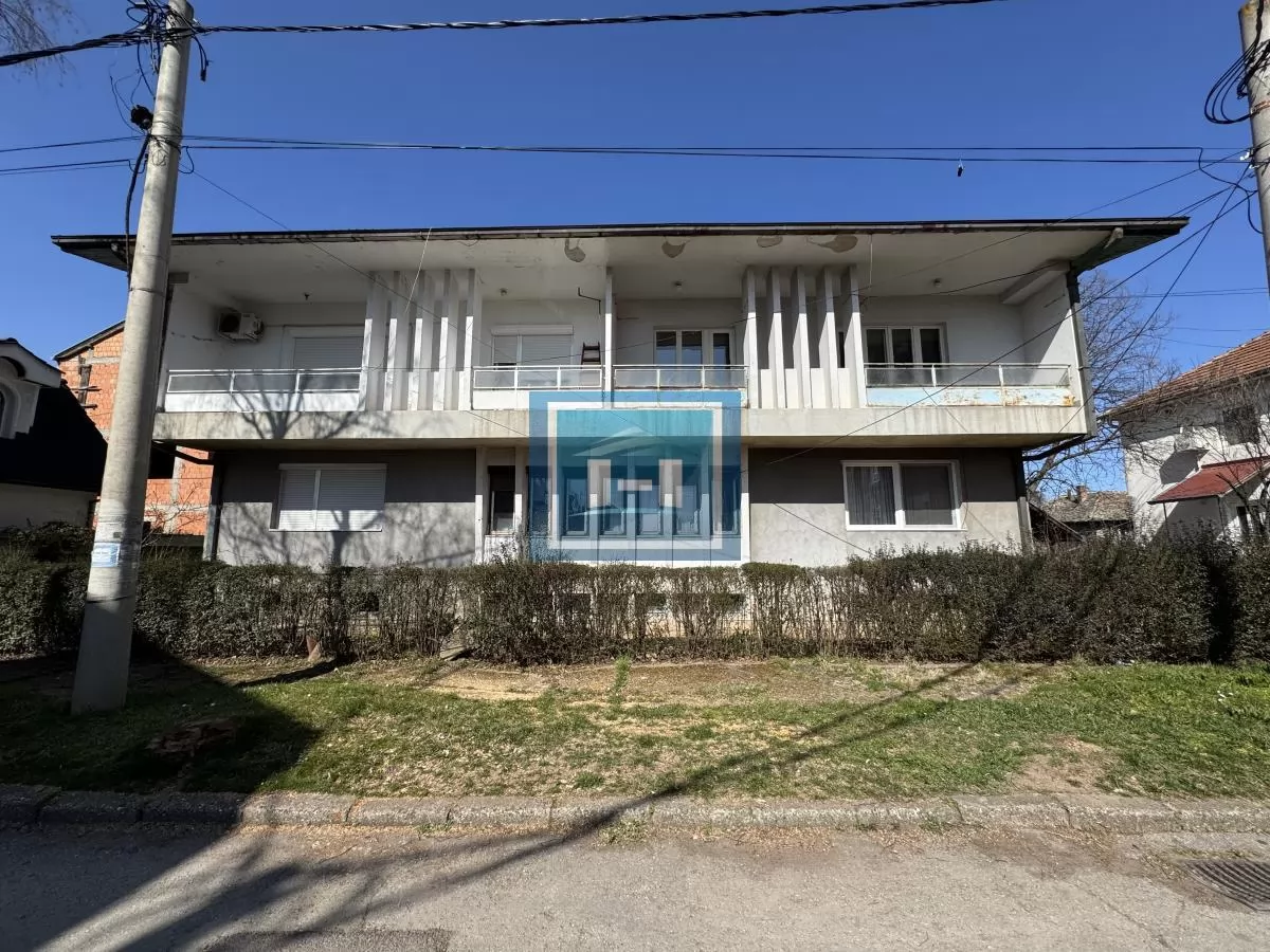 Komforan salonac u centru grada 1