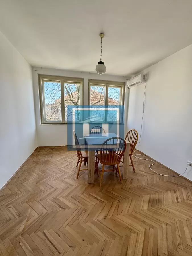 Komforan salonac u centru grada 13