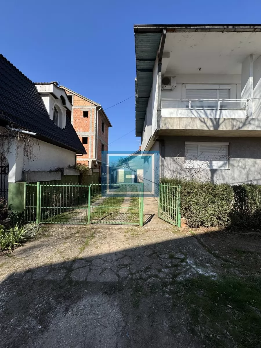 Komforan salonac u centru grada 3