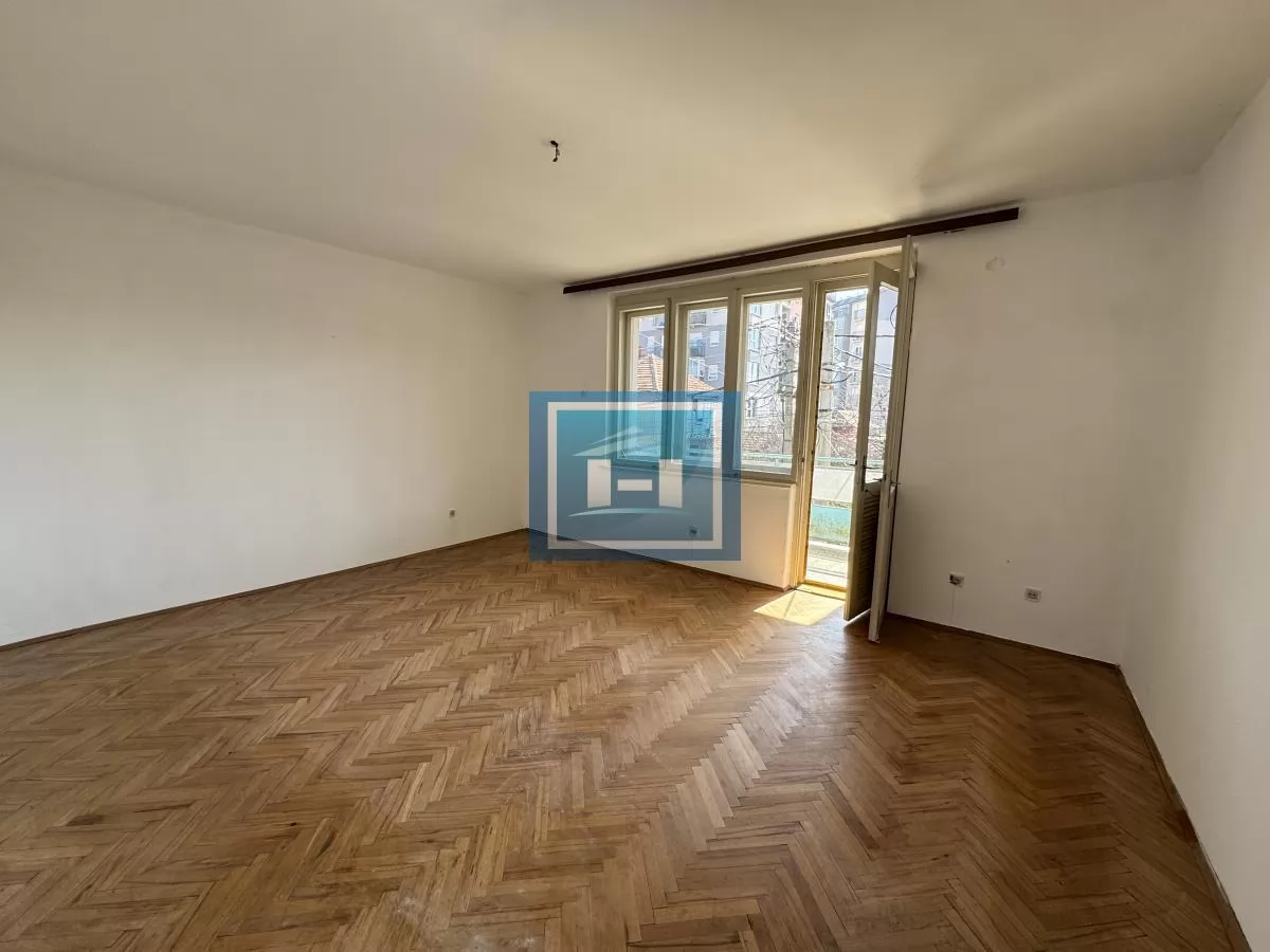 Komforan salonac u centru grada 6