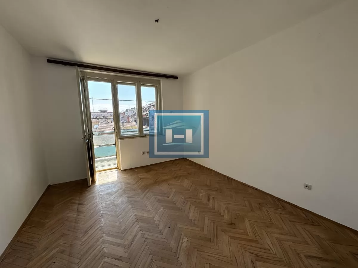 Komforan salonac u centru grada 8