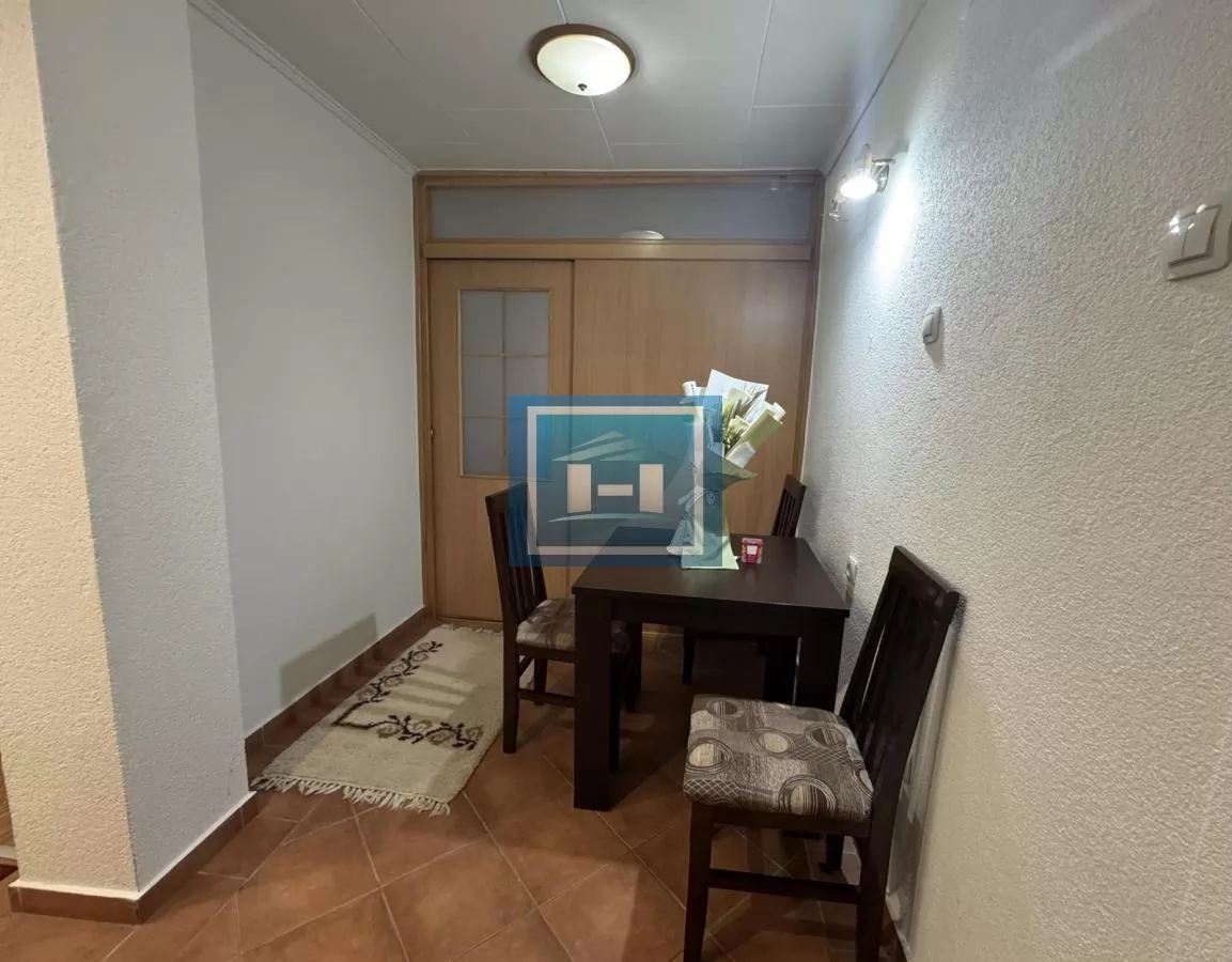 Kompletno renoviran i namešten stan na prvom spratu u centru 7
