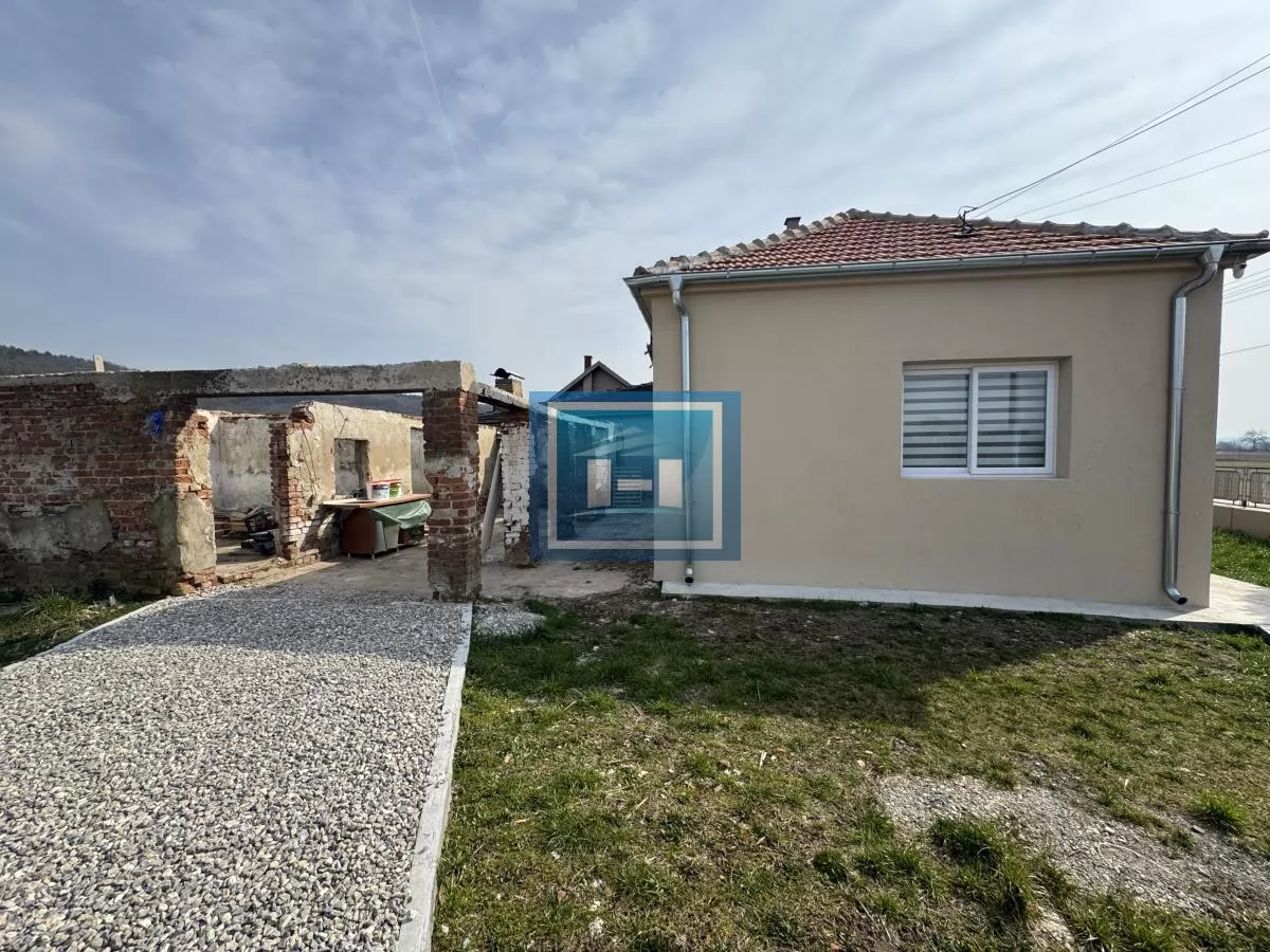 KOMPLETNO RENOVIRANA KUĆA 3 km OD DESPOTOVCA 3