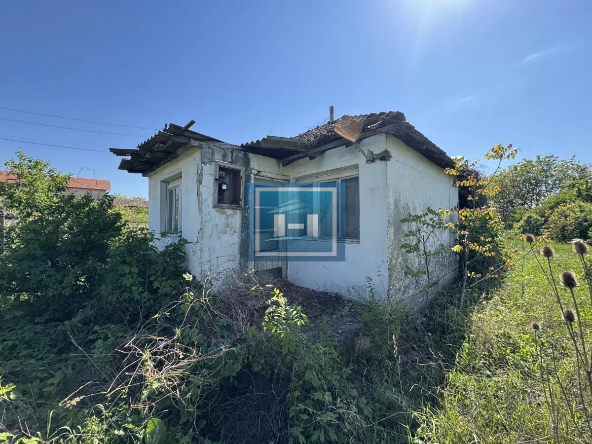 Kuća 53 m² sa 18 a placa u Tonji, Ćuprija 1
