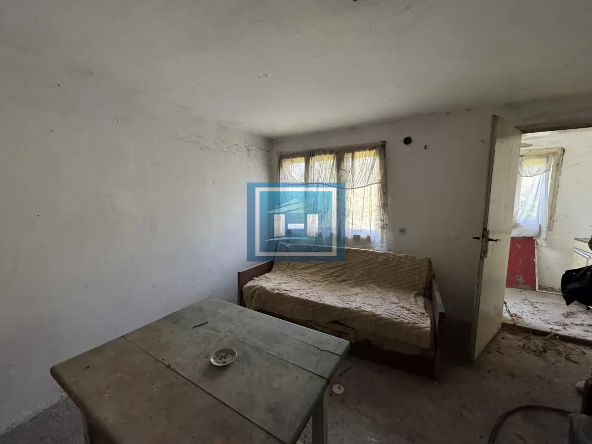 Kuća 53 m² sa 18 a placa u Tonji, Ćuprija 2