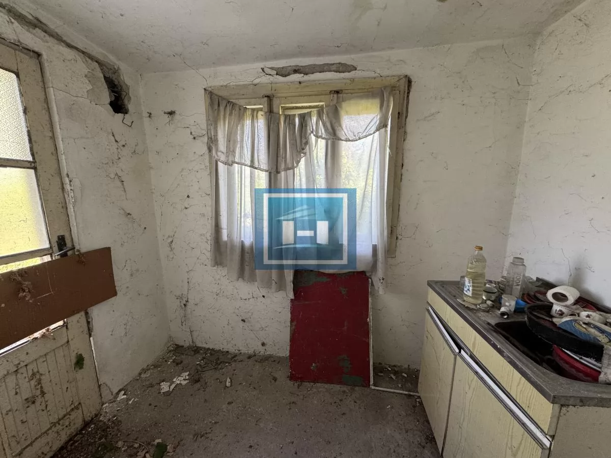 Kuća 53 m² sa 18 a placa u Tonji, Ćuprija 3