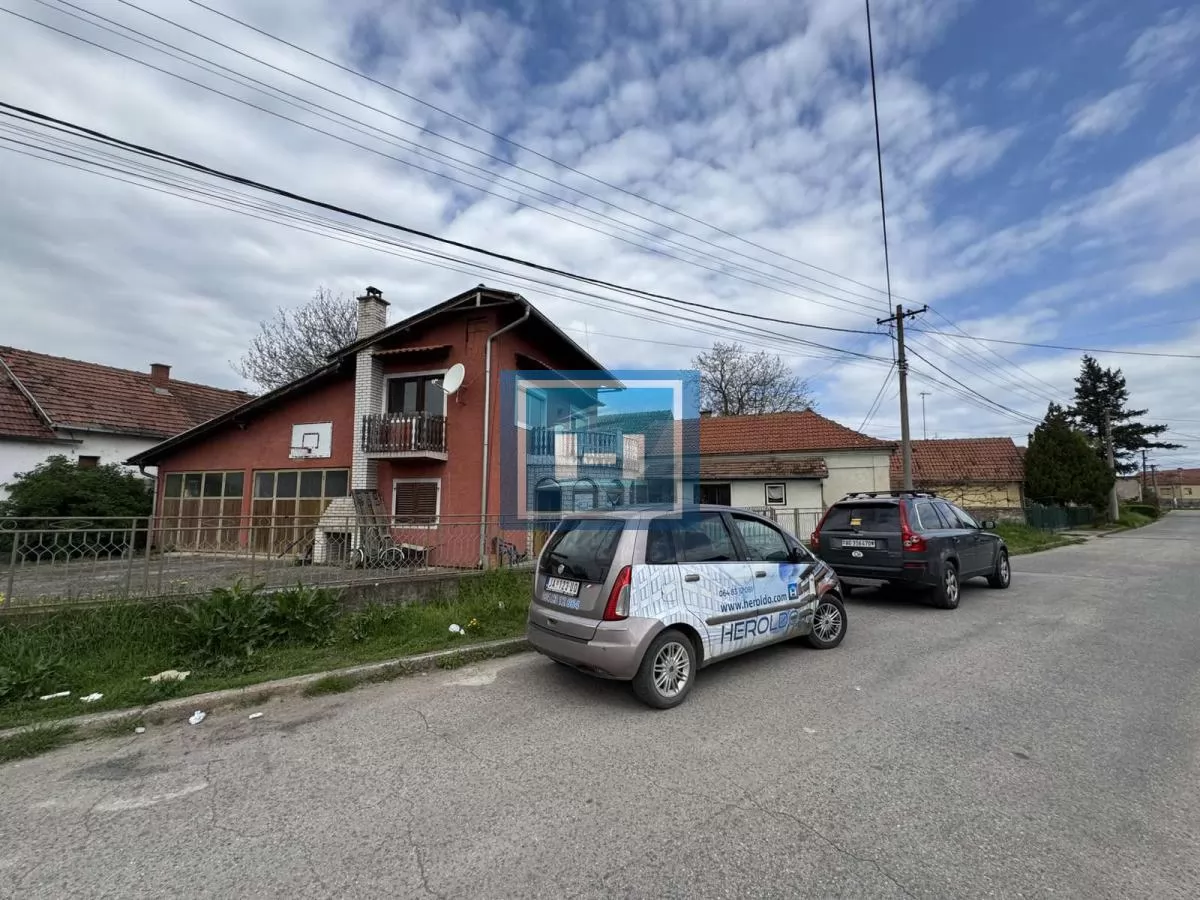 Kuća na odličnoj lokaciji 1