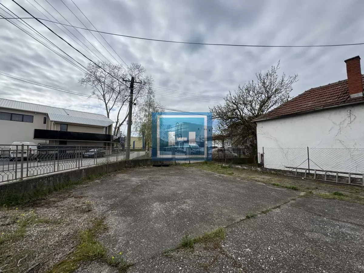 Kuća na odličnoj lokaciji 17