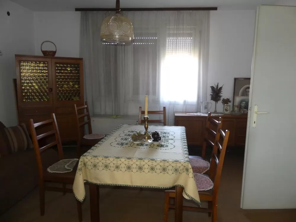 Kuća sa odličnim placem 4
