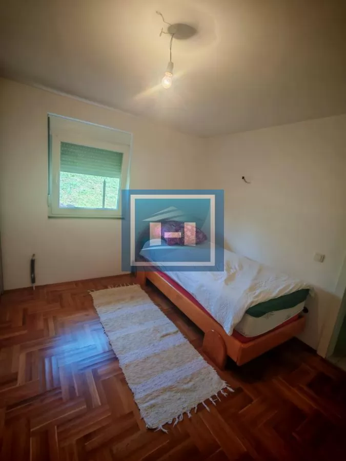 Kuća za izdavanje 5