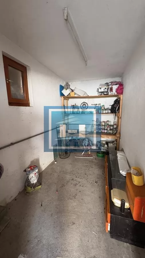 Kuća za porodicu koja želi svoj mir, prostor i malo hedonizma , Ribare, nadomak Jagodine 24