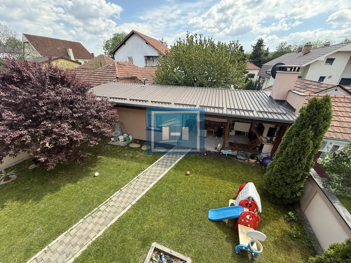 Luksuzna kuća u Jagodini, elegancija, komfor i prestiž na jednom mestu! 45