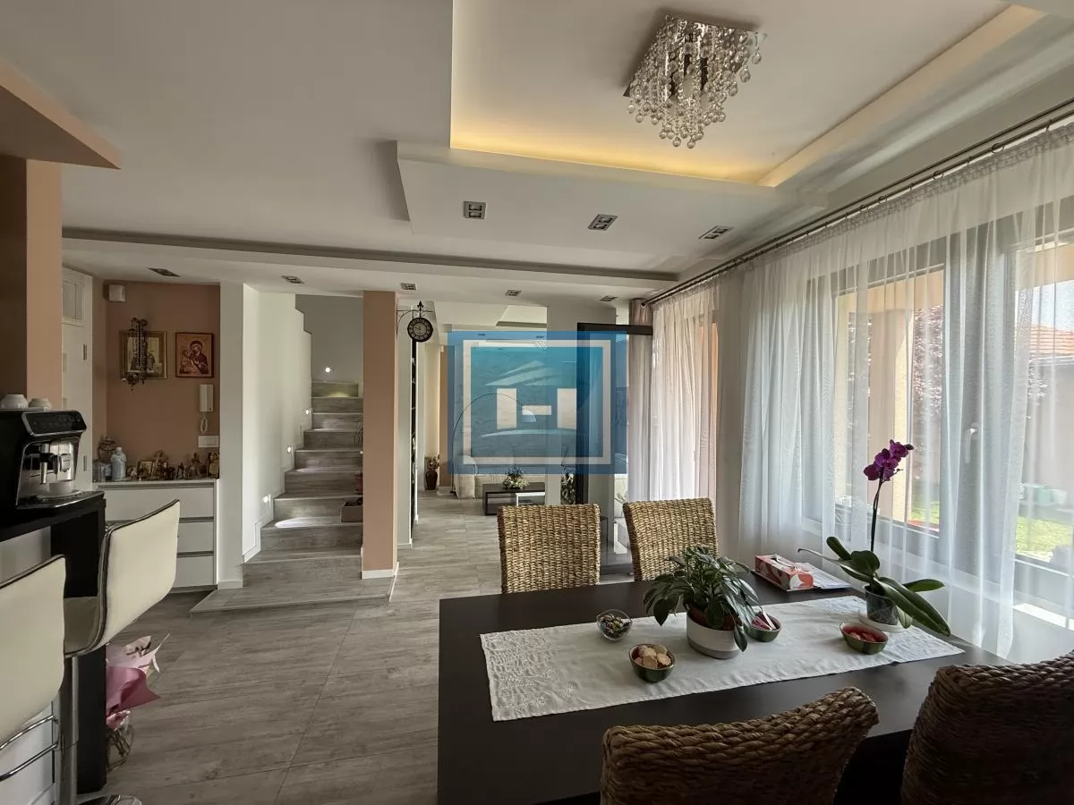 Luksuzna kuća u Jagodini, elegancija, komfor i prestiž na jednom mestu! 59