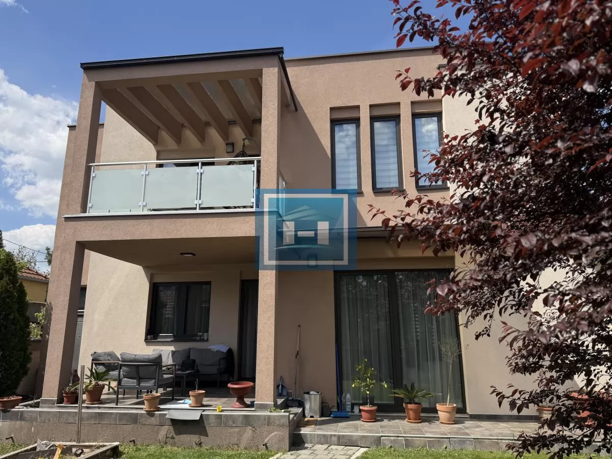 Luksuzna kuća u Jagodini, elegancija, komfor i prestiž na jednom mestu! 73