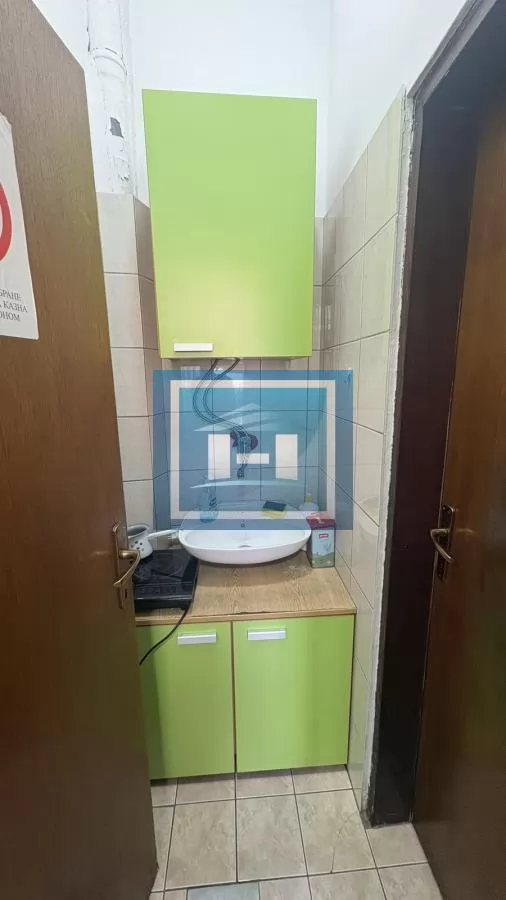 Na prodaju lokal od 28 m² sa već razrađenom delatnošću – idealna investicija 4