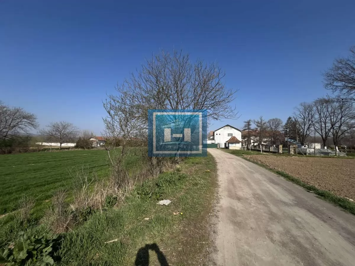 Na prodaju plac 21 ar – Ćuprija, naselje Ada 5