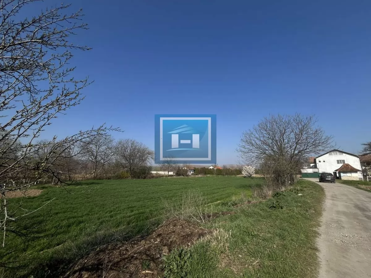 Na prodaju plac 21 ar – Ćuprija, naselje Ada 7