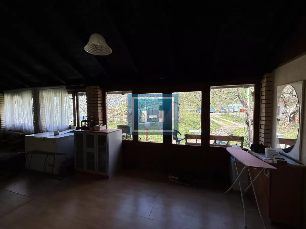 Na prodaju porodična kuća sa pomoćnim objektom – mirna lokacija, odličan potencijal 21