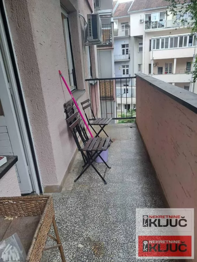 Odlican stan u centru grada/Spens/ 7