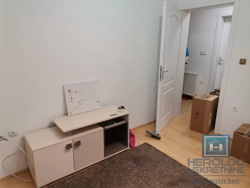 Opremljen stan u blizini Akva Parka 3
