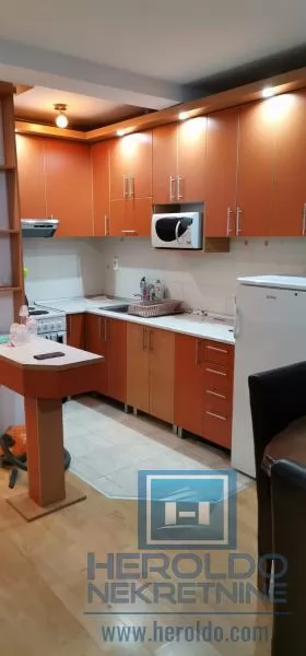 Opremljen stan u blizini Akva Parka 5