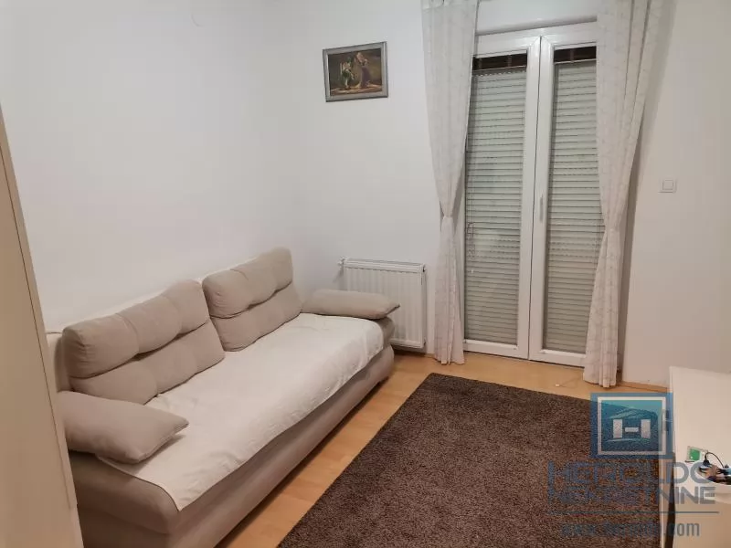Opremljen stan u blizini Akva Parka 7