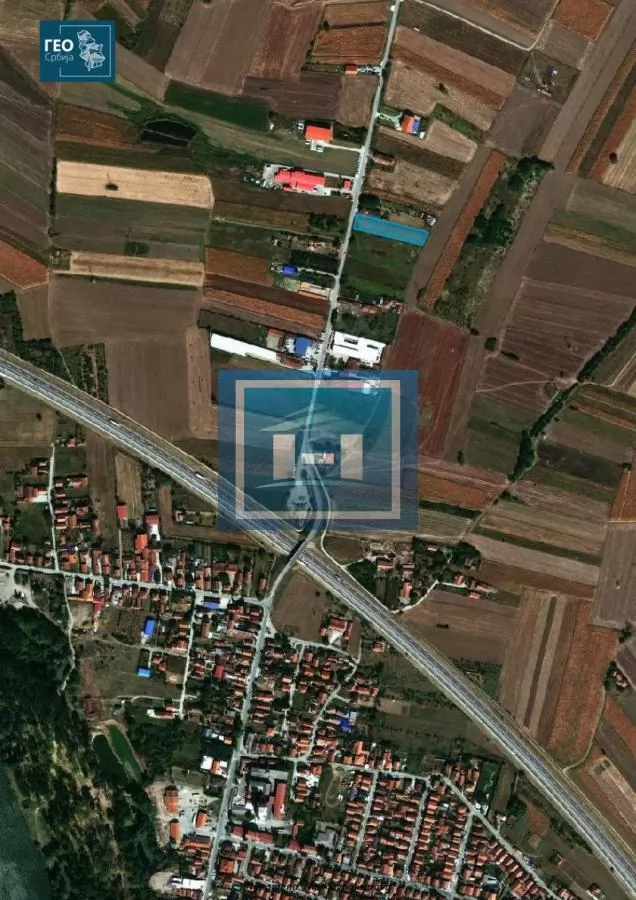 Plac pravilnog oblika na glavnom putu Ćuprija-Supska 3
