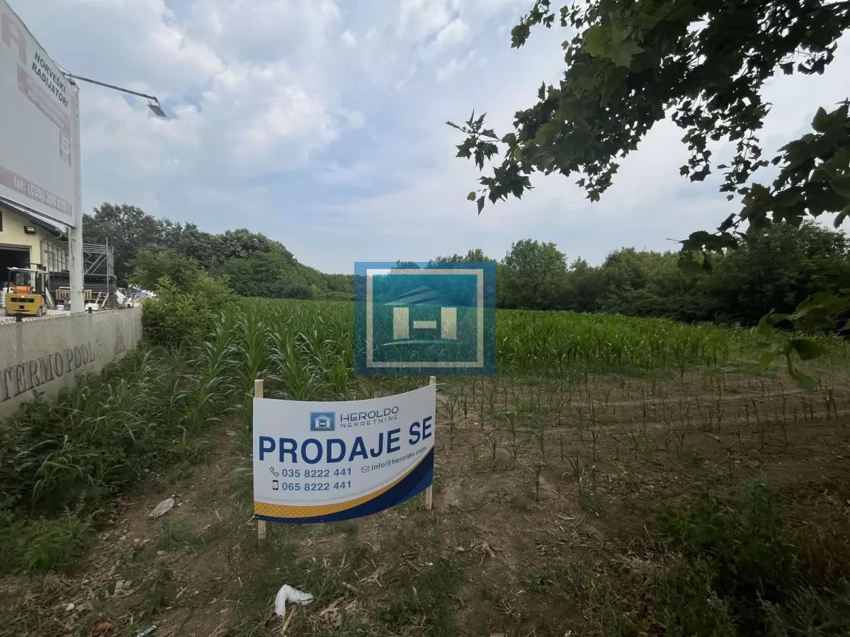 Plac za gradnju poslovnog objekta ili hale 4