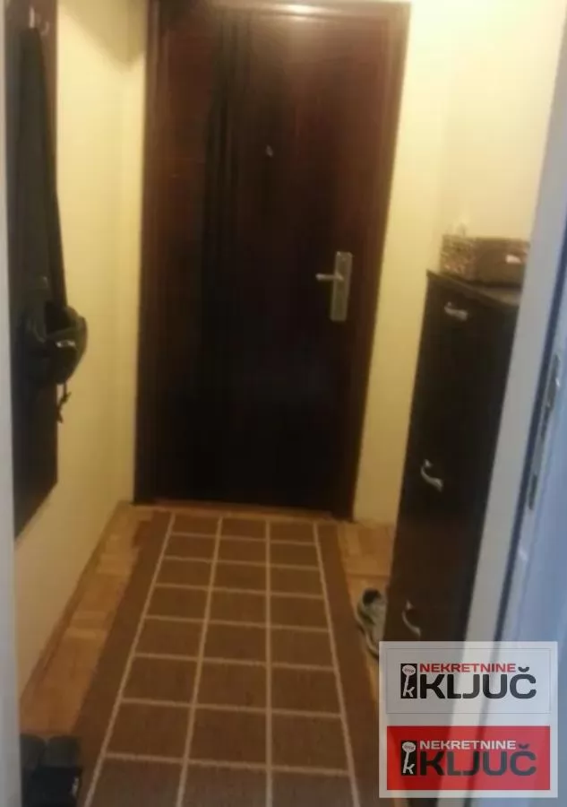 PODBARA IZDAJE SE DVOIPOSOBAN NAMEŠTEN STAN 9